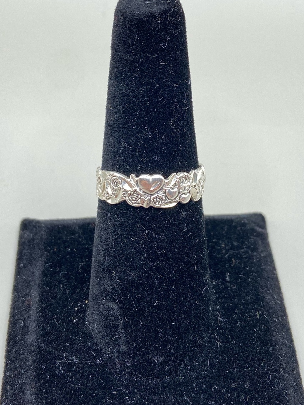 Silver Cloud Designs Sterling Silver Heart Leaf Ring